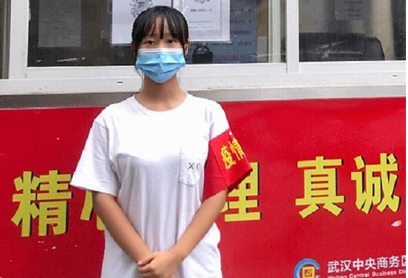 武汉高校一班级十名大学生投身抗疫志愿服务一线