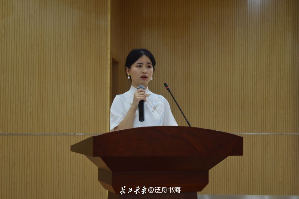 武汉高校大三女生自创珍珠品牌 营业额突破400万