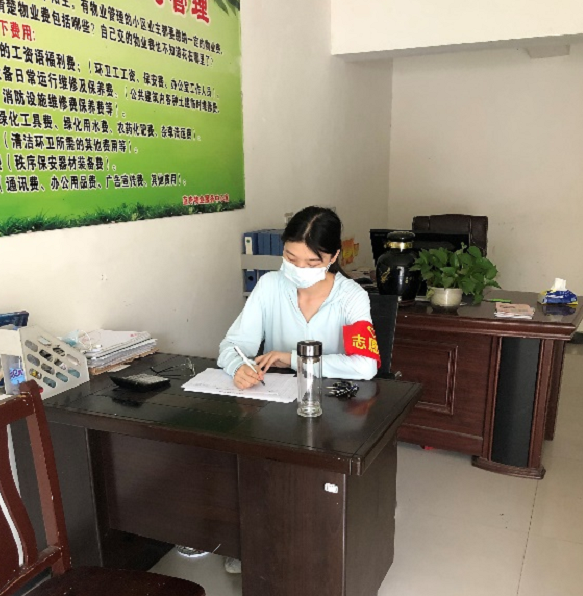 武汉高校一班级十名大学生投身抗疫志愿服务一线