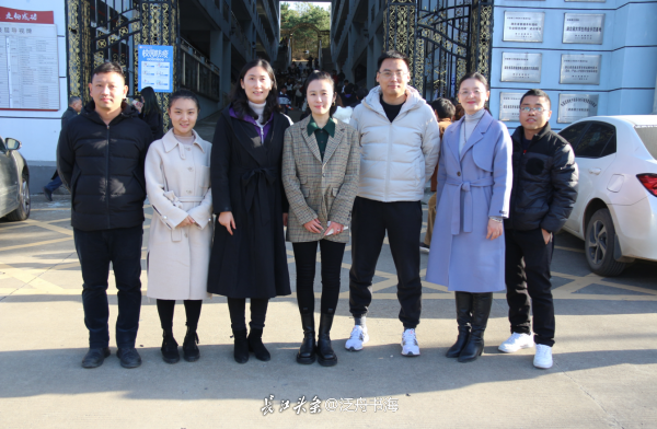 武汉一高校举行校友企业家讲坛 邀请优秀校友回校传授经验
